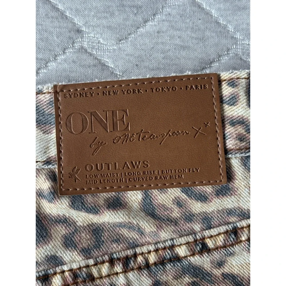 One Teaspoon Outlaws Shorts Womens 25 Brown Leopard Denim Cutoff Frayed Hem